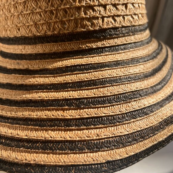 Gertex Straw Beach Hat with Hand painted Black Stripes - So Chic! - Picture 3 of 12
